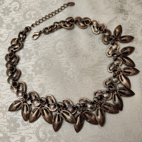 Stunning Turquoise and Coral Glass Statement Necklace Rare - Picture 9 of 15